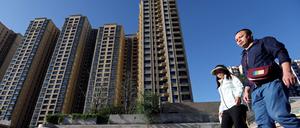 Im Schatten der Wohntürme. Auf der Evergrande City Plaza in Peking.