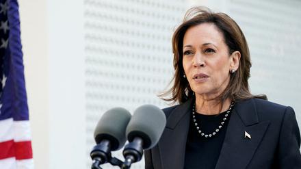 Die demokratische Präsidentschaftskandidatin und US-Vizepräsidentin Kamala Harris spricht am 7. Oktober 2024 in der Residenz des US-Vizepräsidenten am U.S. Naval Observatory in Washington, USA. 