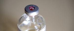 Kochsalzlösung ist unter anderem für Infusionen wichtig – und derzeit in Krankenhäusern knapp. (Symbolbild)
