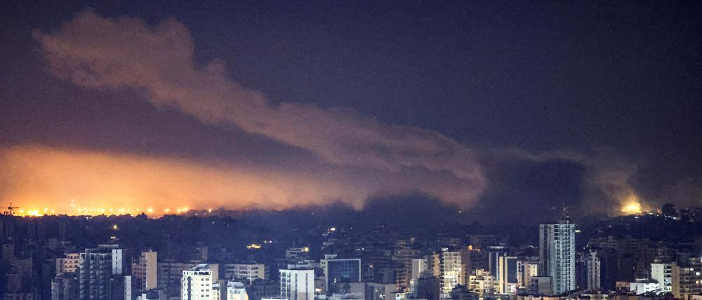 Rauch nach einem Angriff auf einen südlichen Vorort von Beirut.