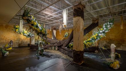 Dan Lie in Zusammenarbeit mit jenen, die nicht Menschen sind: The Reek, 2024, eine orts- und zeitbezogene Installation beim Preis der Nationalgalerie