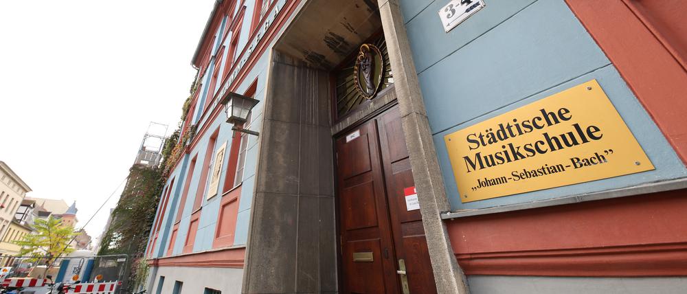 Die Städtische Musikschule muss Honorarkräfte künftig einstellen. Wer soll die Mehrkosten tragen?