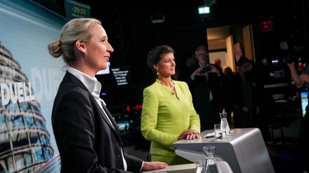 Alice Weidel (l) und Sahra Wagenknecht beim TV-Duell bei dem Nachrichtensender Welt-TV.