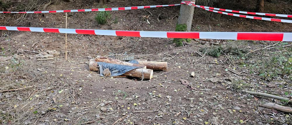 Im Zusammengang mit der Suche nach einem Mann wurde ein selbstgebauter Zylinder untersucht (Foto aktuell).