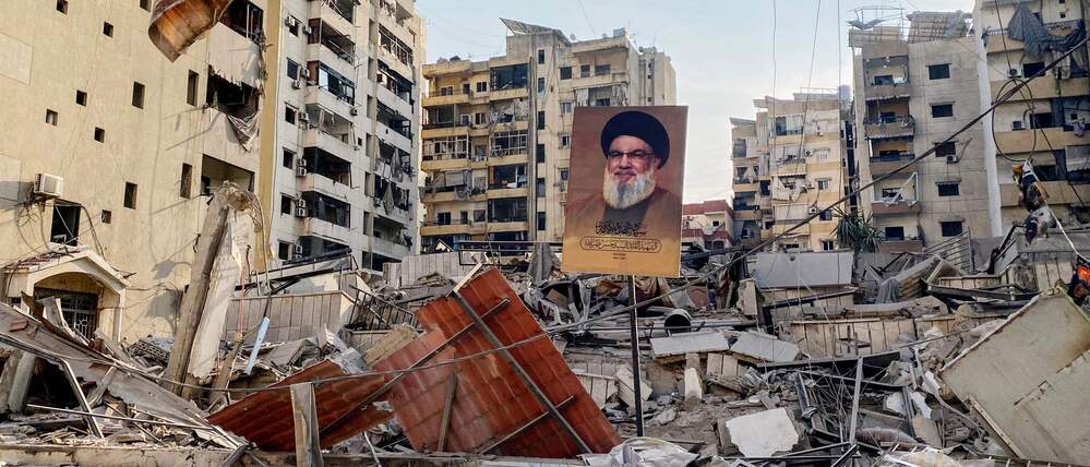 Porträt des ermordeten Hisbollah-Führers Hassan Nasrallah im Beiruter Vorort Rouweiss.