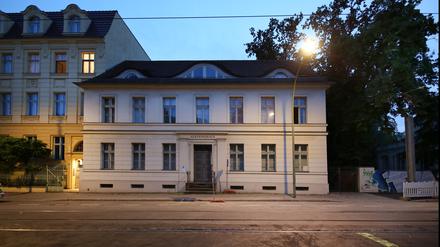 Das aus dem Jahr 1823 stammende Haus wurde einst vom Schinkel-Schüler Karl Hampel entworfen. 