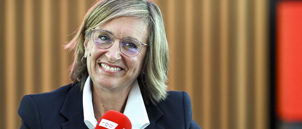 Ulrike Demmer kam im Juni 2023 erst nach einigen Irrungen und Wirrungen im RBB-Rundfunkrat und im Kandidatenkreis ins Amt der Intendantin beim Rundfunk Berlin-Brandenburg.