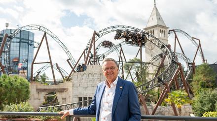 Roland Mack testet auch mit 75 neue Achterbahnen.