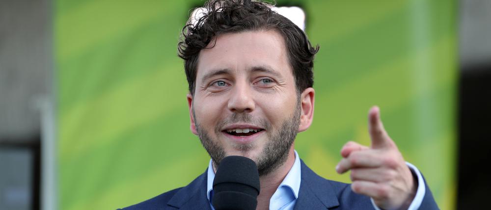 Felix Banaszak.