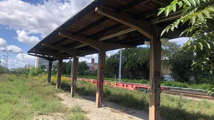 Bahnsteig des ehemaligen Militärbahnhofs der US-Amerikaner in Lichterfelde-West: Eine Bürgerinitiative will ihn unter Denkmalschutz wissen.