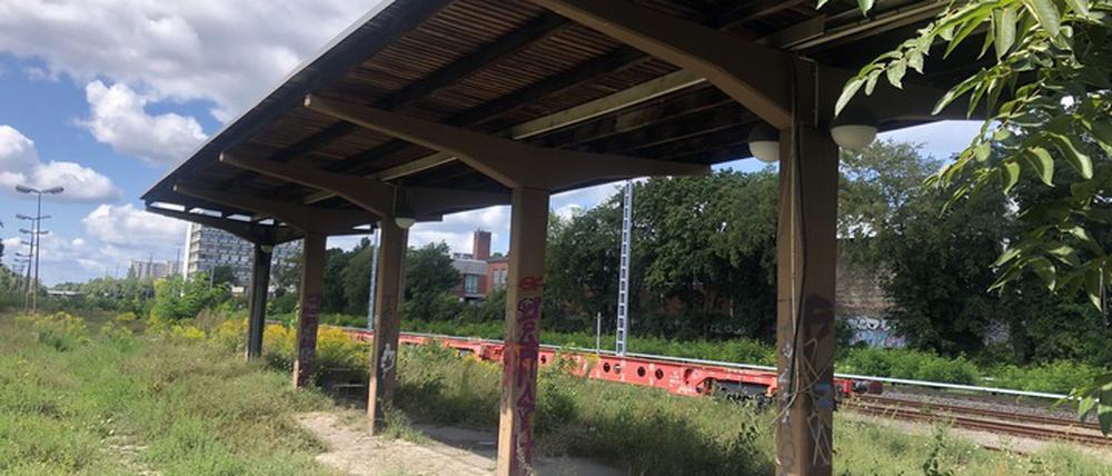 Bahnsteig des ehemaligen Militärbahnhofs der US-Amerikaner in Lichterfelde-West: Eine Bürgerinitiative will ihn unter Denkmalschutz wissen.
