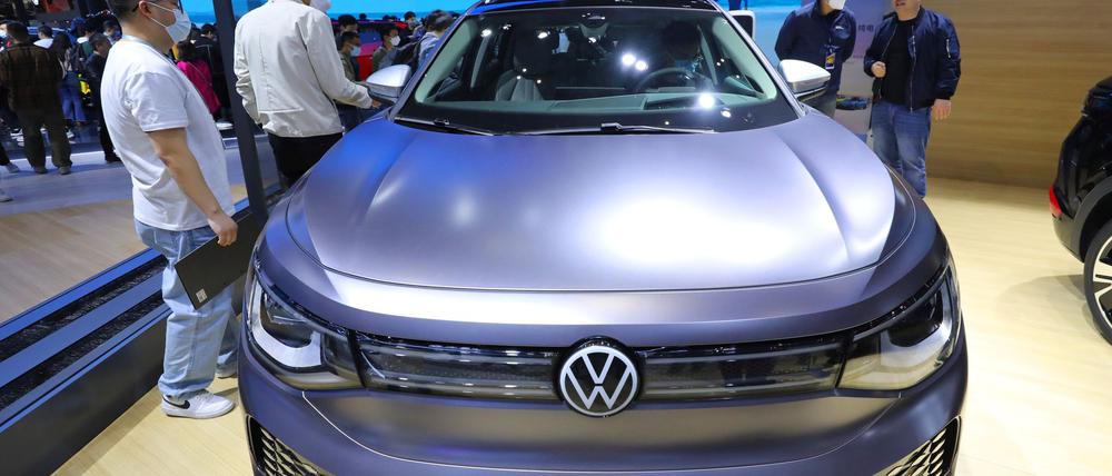 Wegen schleppender Verkäufe in China sinken im VW-Konzern die Auslieferungszahlen.