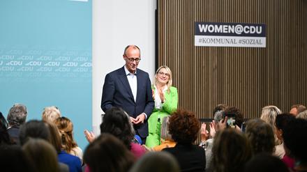 CDU-Parteichef Friedrich Merz mit der stellvertretenden Generalsekretärin Christina Stumpp.