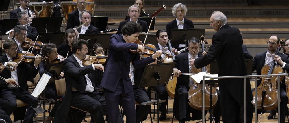 Augustin Hadelich unterstützt Marek Janowski bei den Berliner Philharmonikern.
