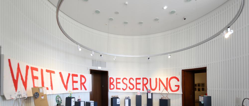 Das Potsdam Museum macht seine Rotunde zum „Denkraum“. Bis Ende 2024 zeigt es hier zum Auftakt, wie Weltverbesserungsmaschinen aussehen könnten.