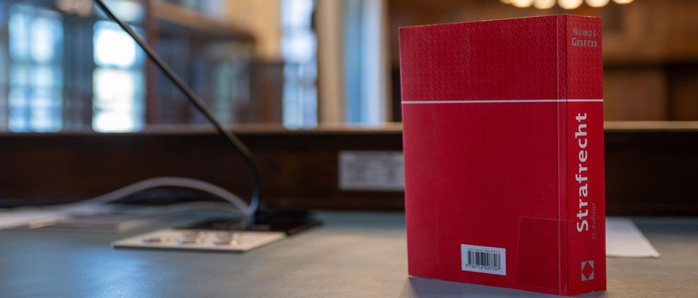 Weil er Propaganda der Terrorgruppe Islamischer Staat verbreitet haben soll, wurde ein 23-Jähriger verurteilt. (Symbolfoto)