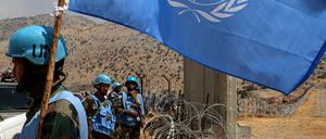 UN-Friedenstruppen des indischen Kontingents sichern die libanesische Grenze zu Israel. 