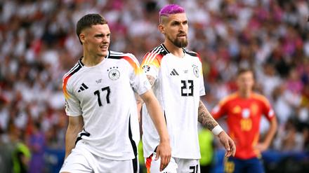 Florian Wirtz (li.) und Robert Andrich bilden bei Bayer Leverkusen ein erfolgreiches Duo. Davon profitiert auch die deutsche Nationalmannschaft.