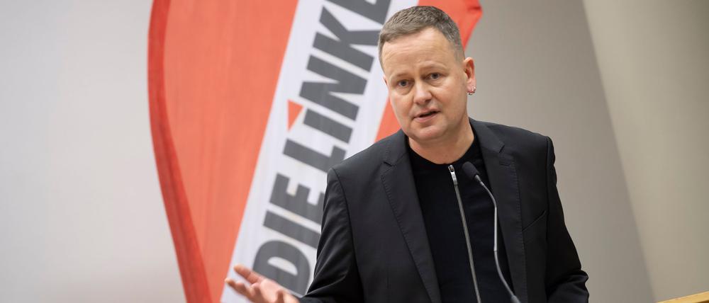Ex-Kultursenator Klaus Lederer warb beim Landesparteitag für die Annahme eines Antrags, der Antisemitismus in jeder Form verurteilen sollte. (Archivbild)