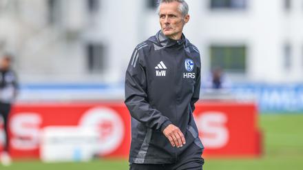Schalke spielte beim Debüt von Kees van Wonderen unentschieden.