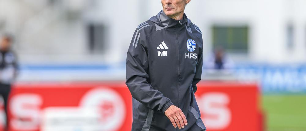 Schalke spielte beim Debüt von Kees van Wonderen unentschieden.