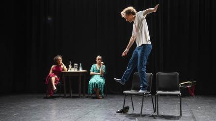 Theater Nadi - Tryptichon