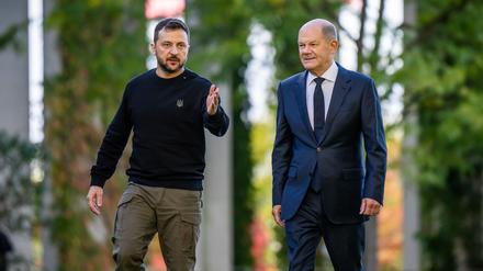Auf seiner Europatour hat der ukrainische Präsident Wolodymyr Selenskyj auch bei Kanzler Olaf Scholz in Berlin Halt gemacht, um für neue Militärhilfe zu werben. 