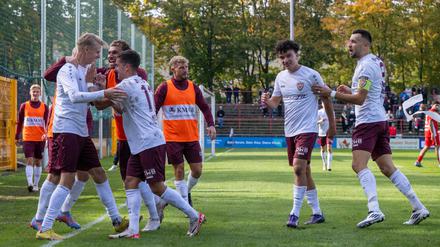 Eine Runde weiter! Der BFC Dynamo setzte sich problemlos bei Lichtenberg 47 durch und steht im Achtelfinale des Pokals. 