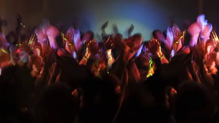 Erneut sollen Feiernde rechtsextreme Parolen zu Gigi D’Agostinos Partyhit „L’amour toujours“ gesungen haben (Symbolbild).