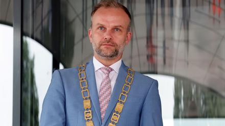 Silvio Witt hat sich zu den Gründen für seinen angekündigten Rücktritt als OB von Neubrandenburg geäußert. (Archivbild)