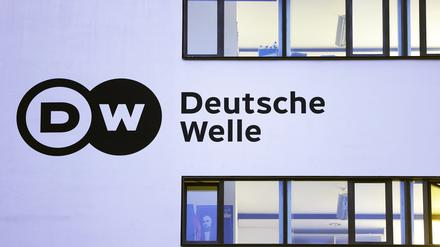 Die Deutsche Welle berichtet von einem Angriff auf einen Reporter am Rande eines Konzertes in Düsseldorf (Symbolbild).