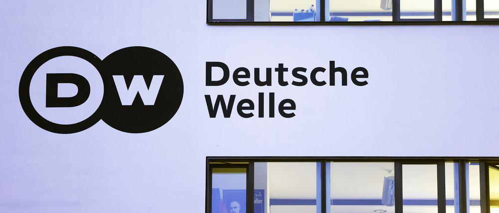 Die Deutsche Welle berichtet von einem Angriff auf einen Reporter am Rande eines Konzertes in Düsseldorf (Symbolbild).