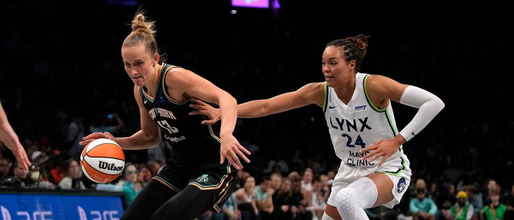 Leonie Fiebich (links) ist zentraler Bestandteil der New York Liberty.