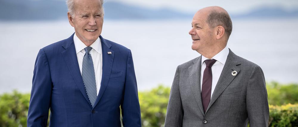 US-Präsident Joe Biden und Bundeskanzler Olaf Scholz (SPD) während des G7-Gipfels im Grand Prince Hotel in Hiroshima im Westen Japans.