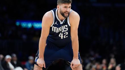 Maxi Kleber hat sich vor dem Beginn der Vorbereitung auf die NBA-Saison verletzt.