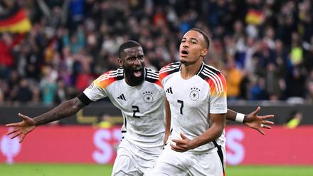 Debütant Jamie Leweling (r) war Torschütze und Matchwinner für das DFB-Team gegen die Niederlande.  