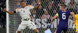 Auf dem Höhenflug. Debütant Jamie Leweling war nicht nur wegen seines Tores einer der auffälligsten Spieler in der deutschen Nationalmannschaft.