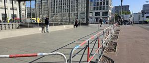 Gitter vor dem Ritz Hotel am Potsdamer Platz vor dem Biden Besuch