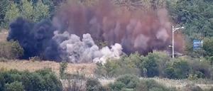 Eine Explosion auf einer Verbindungsstraße zwischen Nord- und Südkorea