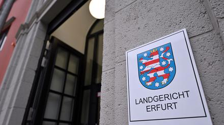 Am Landgericht Erfurt endete der Prozess gegen einen Mann, der ohne medizinische Ausbildung an Männern Kastrationen durchgeführt haben soll. (Archivbild)