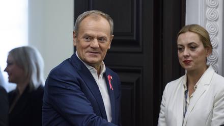 Polens Premierminister Donald Tusk will das europäische Asylrecht an der Ostgrenze aussetzen.