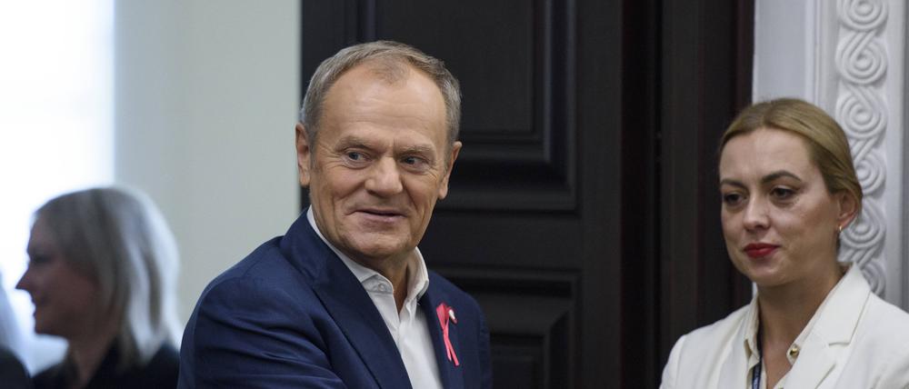 Polens Premierminister Donald Tusk will das europäische Asylrecht an der Ostgrenze aussetzen.