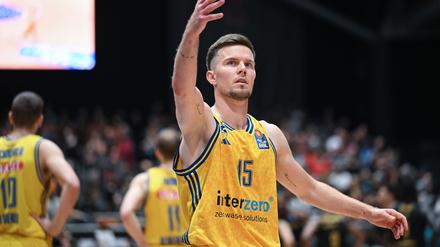 Alba-Kapitän Martin Hermannsson sieht sein Team in der Euroleague auf Augenhöhe
