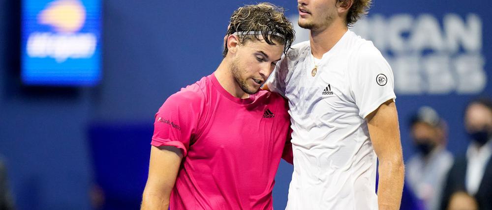 Alexander Zverev (l) sah im US-Open-Endspiel gegen Dominic Thiem schon wie der Sieger aus - und verlor am Ende doch.