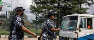 Nigerianische Polizeibeamte in Lagos.