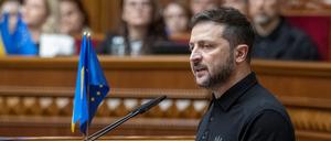 Selenskyj stellt seinen „Siegesplan“ in Kiew vor. 