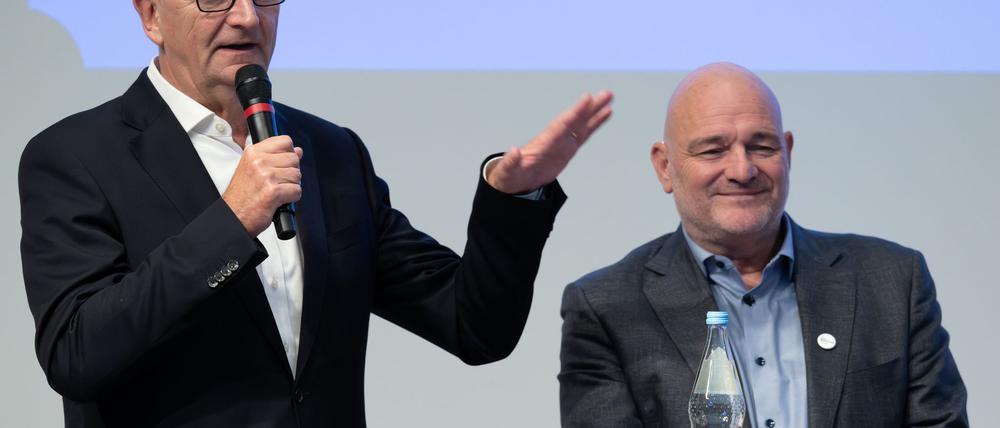 SPD und BSW haben in Brandenburg zum dritten Mal sondiert: SPD-Ministerpräsident Dietmar Woidke (l) und BSW-Landeschef Robert Crumbach. (Archivbild)