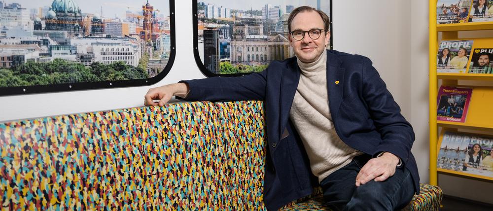 Eine überalterte Flotte und hohe Krankenstände machen BVG-Chef Henrik Falk Sorgen.