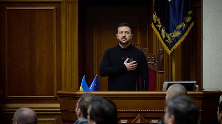 Der ukrainische Präsident Wolodymyr Selenskyj hat im Parlament seinen „Siegesplan“ zur Beendigung des Krieges mit Russland vorgestellt.