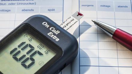 Bislang müssen Diabetespatienten ständig ihren Blutzuckerspiegel messen, um zu hohe oder geringe Glukosekonzentrationen zu vermeiden.. Ein neuartiges Insulin könnte das erübrigen. 